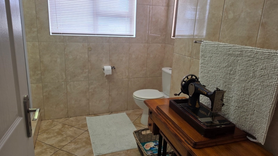 4 Bedroom Property for Sale in Stilbaai Wes Western Cape